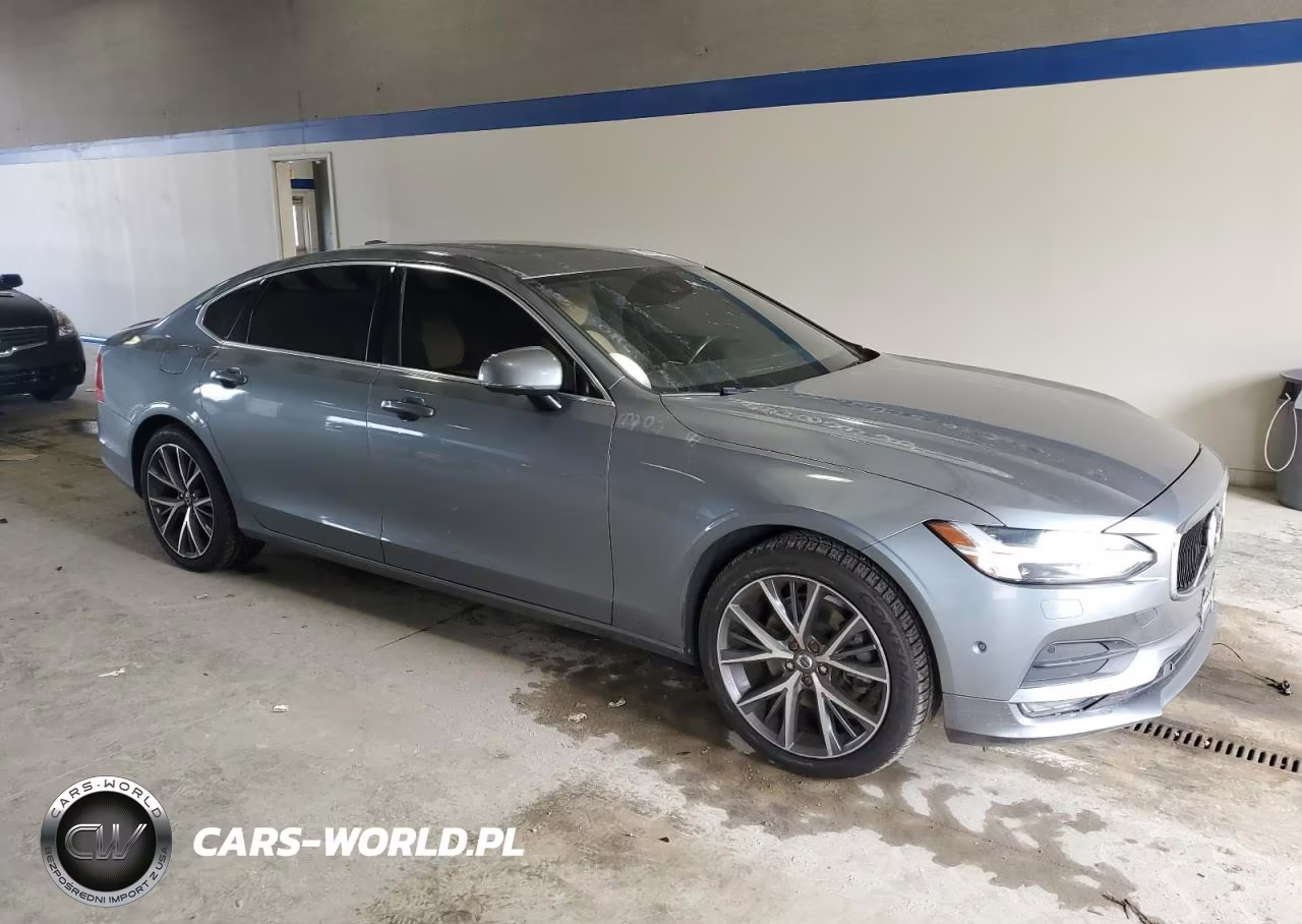 2018 Volvo S90 T5 Momentum VIN:LVY982MK2JP006231 - 4