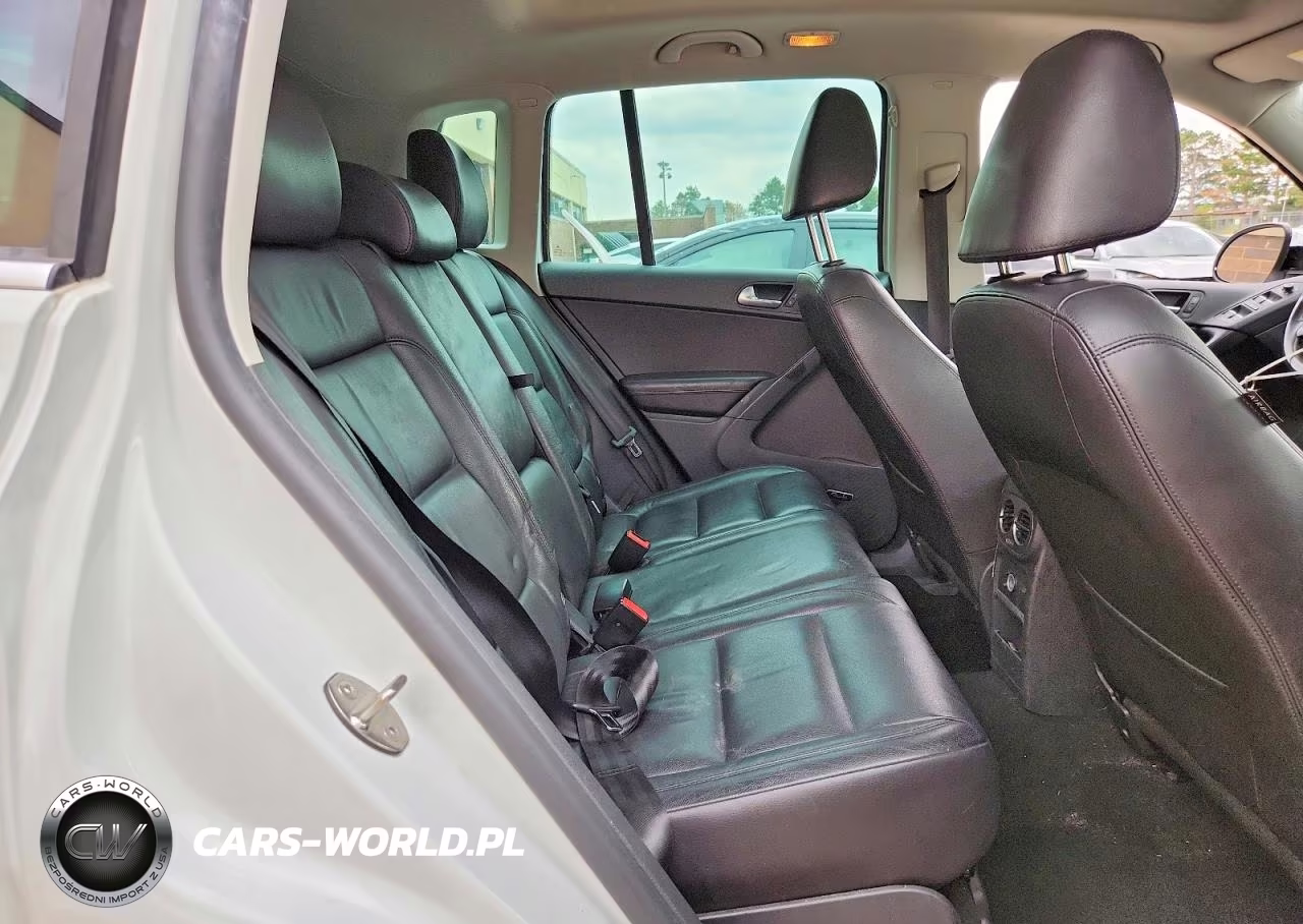 2016 Volkswagen Tiguan S VIN:WVGBV7AX9GW591737 - 11