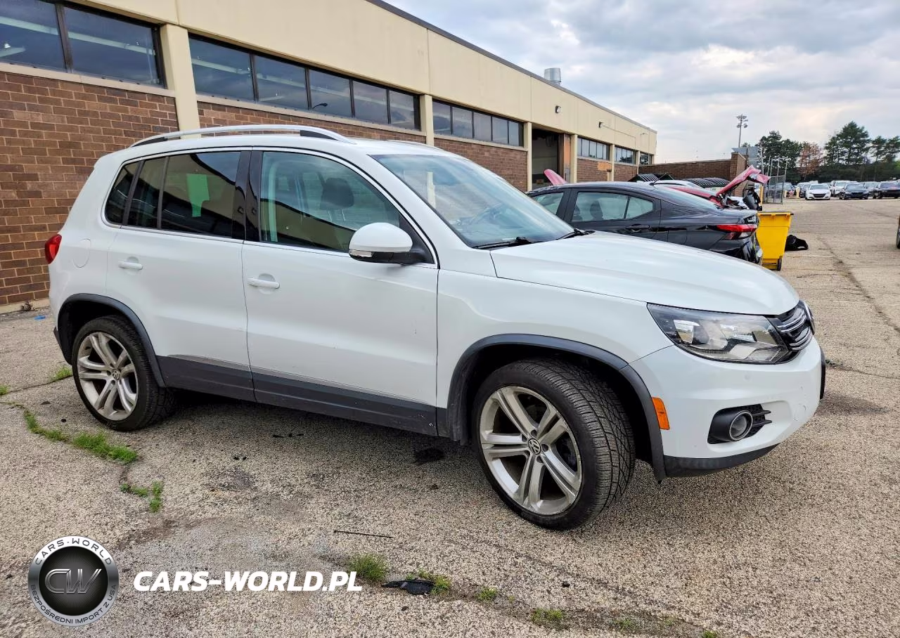 2016 Volkswagen Tiguan S VIN:WVGBV7AX9GW591737 - 4