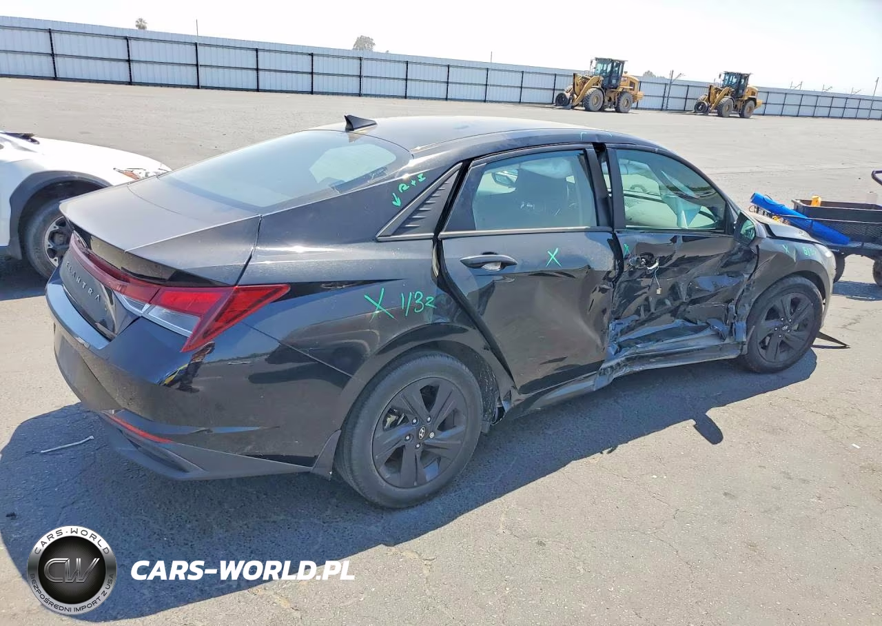 2022 Hyundai Elantra Sel VIN:5NPLS4AG5NH086801 - 3