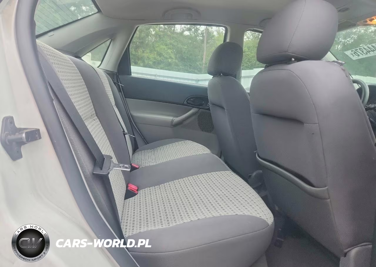 2007 Ford Focus Zx4 VIN:1FAHP34N37W355358 - 10