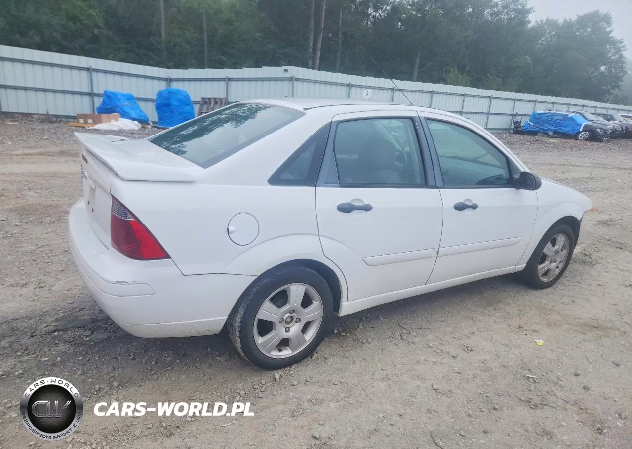 2007 Ford Focus Zx4 VIN:1FAHP34N37W355358 - 3