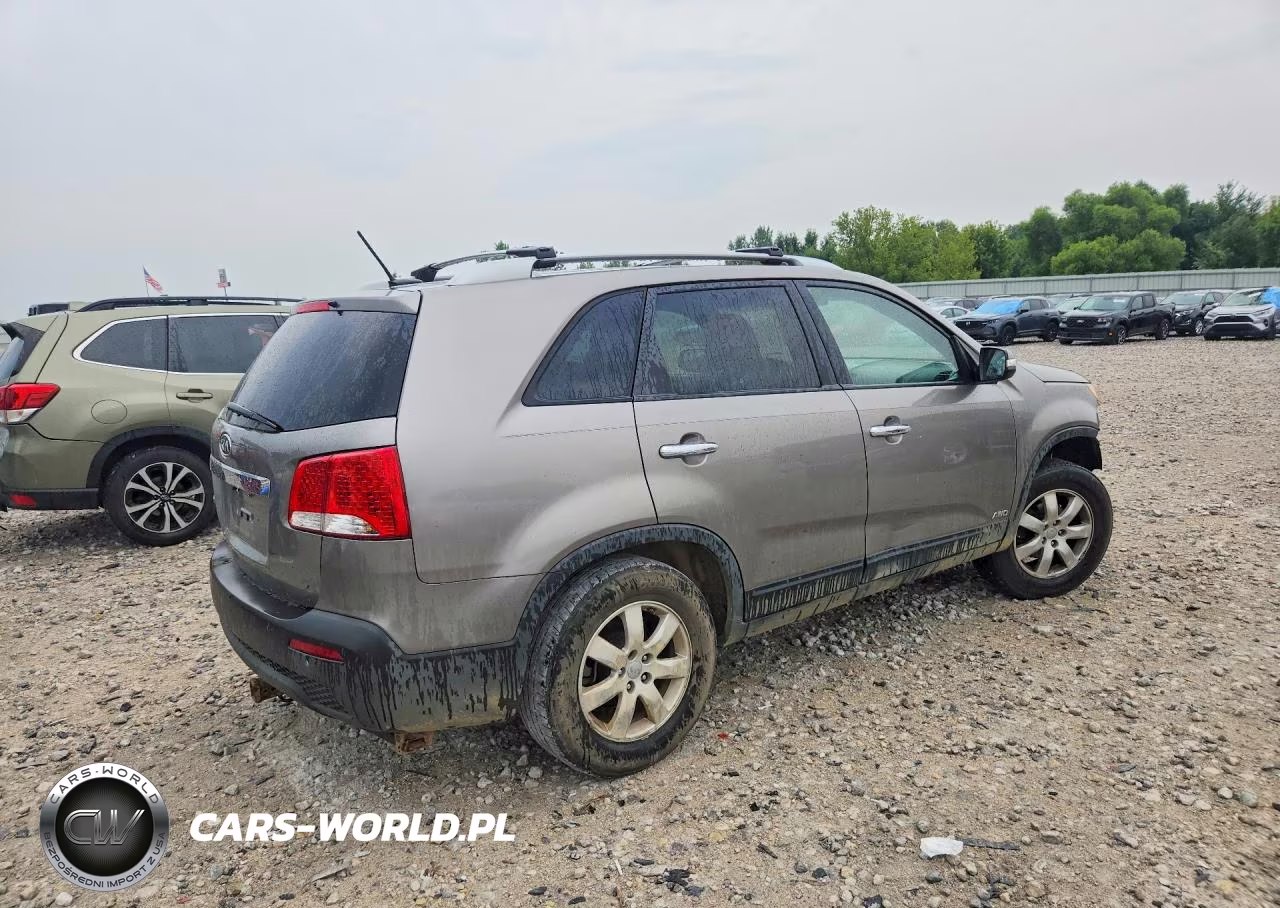 2012 Kia Sorento Lx VIN:5XYKTDA63CG236750 - 3