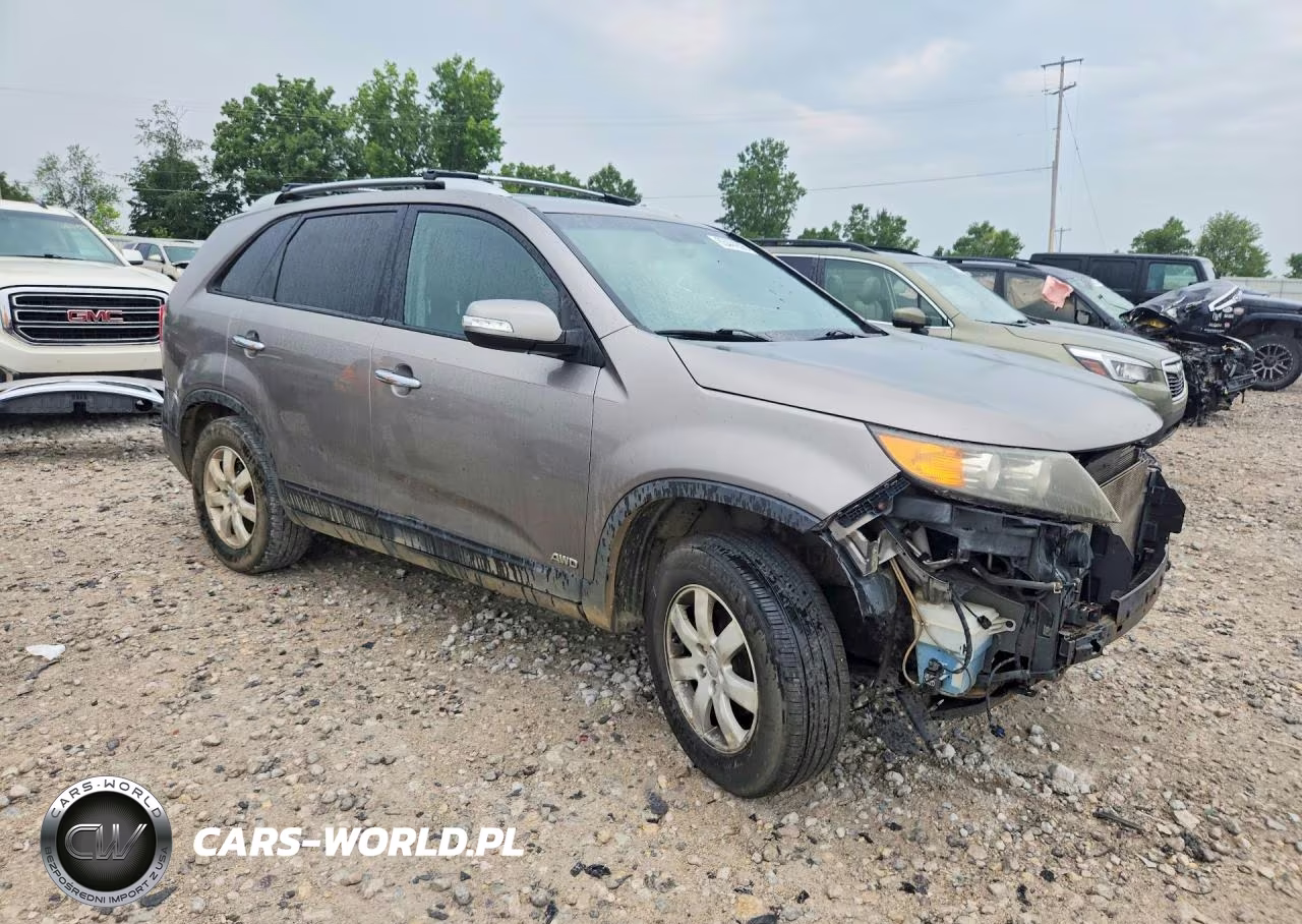 2012 Kia Sorento Lx VIN:5XYKTDA63CG236750 - 4