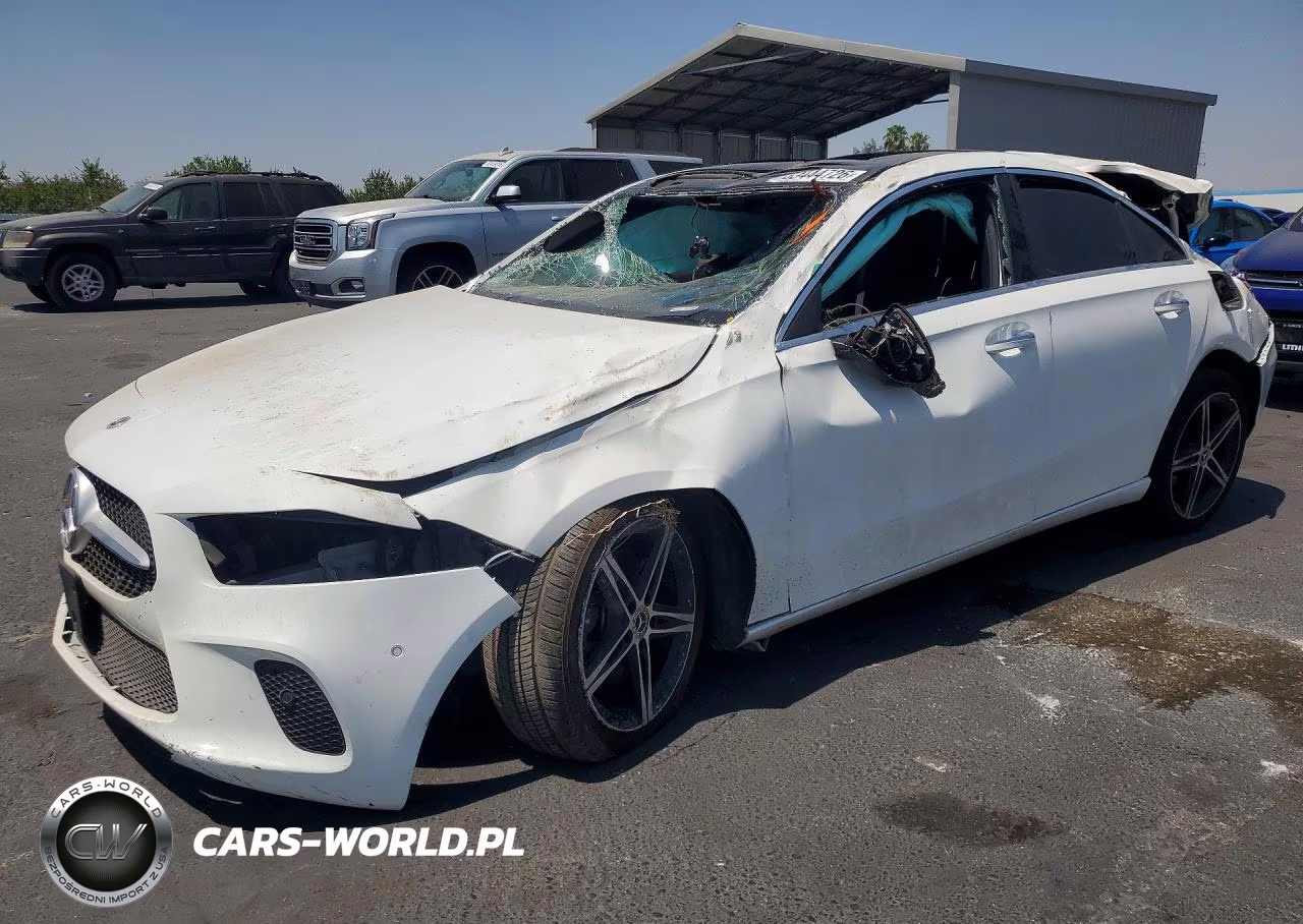 2022 Mercedes-Benz A 220 – zdjęcie 1 z 12