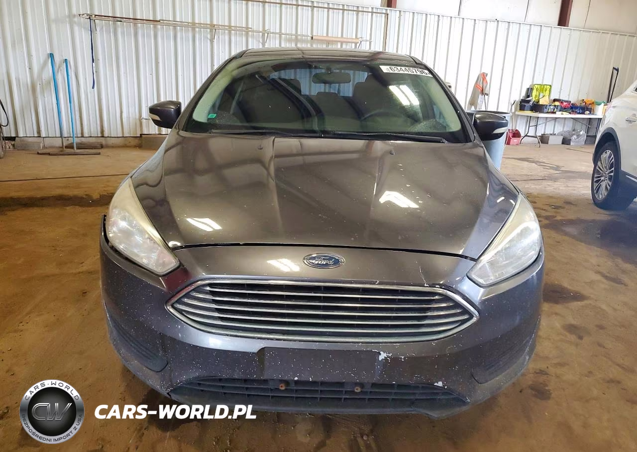 2017 Ford Focus Se VIN:1FADP3F29HL332347 - 5