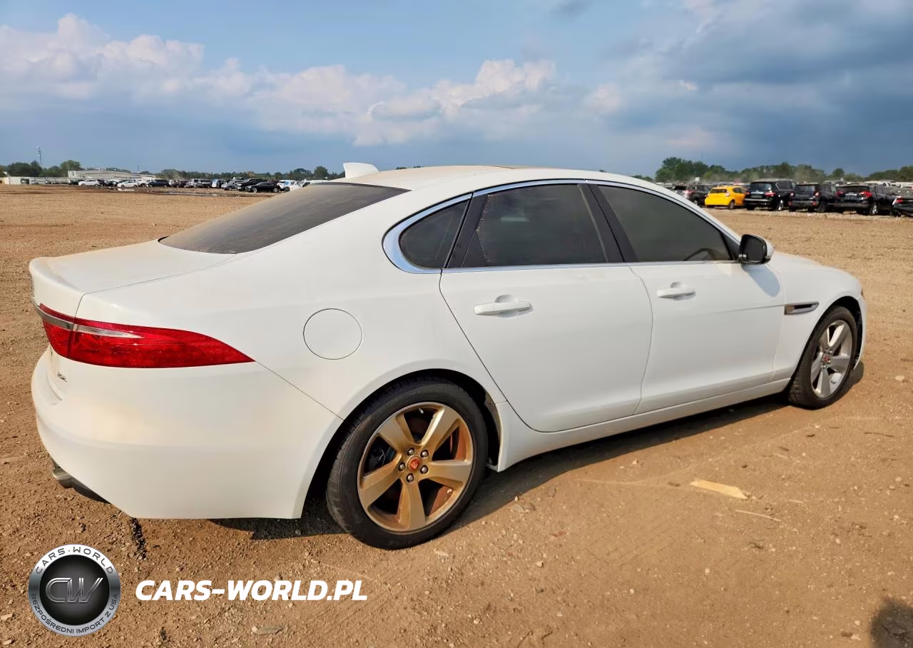 2018 Jaguar Xf VIN:SAJBR4FX1JCY69492 - 3