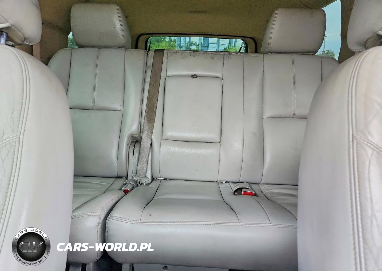 2007 Chevrolet Suburban C1500 VIN:1GNFC16097R257167 - 10