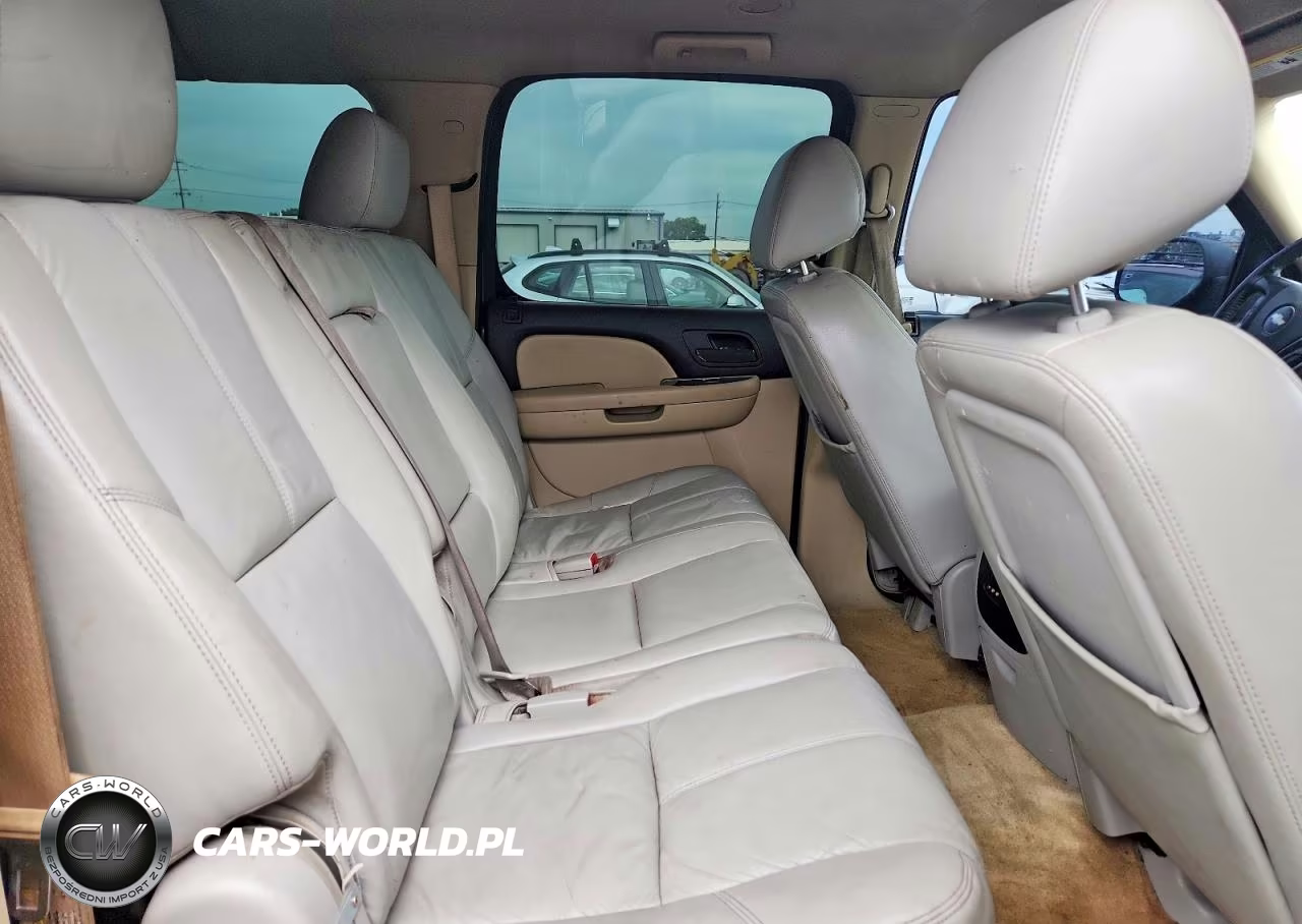 2007 Chevrolet Suburban C1500 VIN:1GNFC16097R257167 - 11