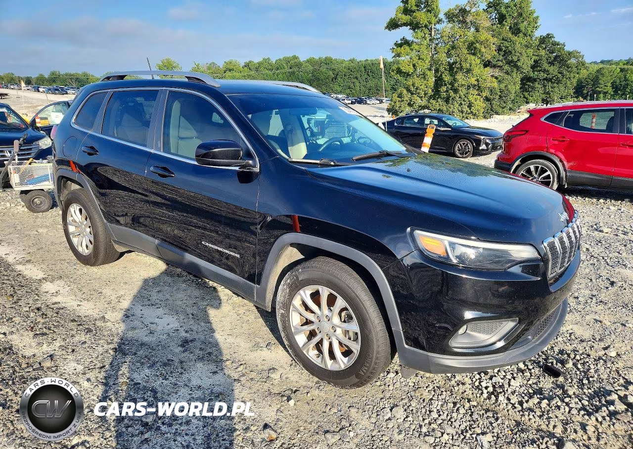 2019 Jeep Cherokee Latitude VIN:1C4PJMCB5KD244920 - 4