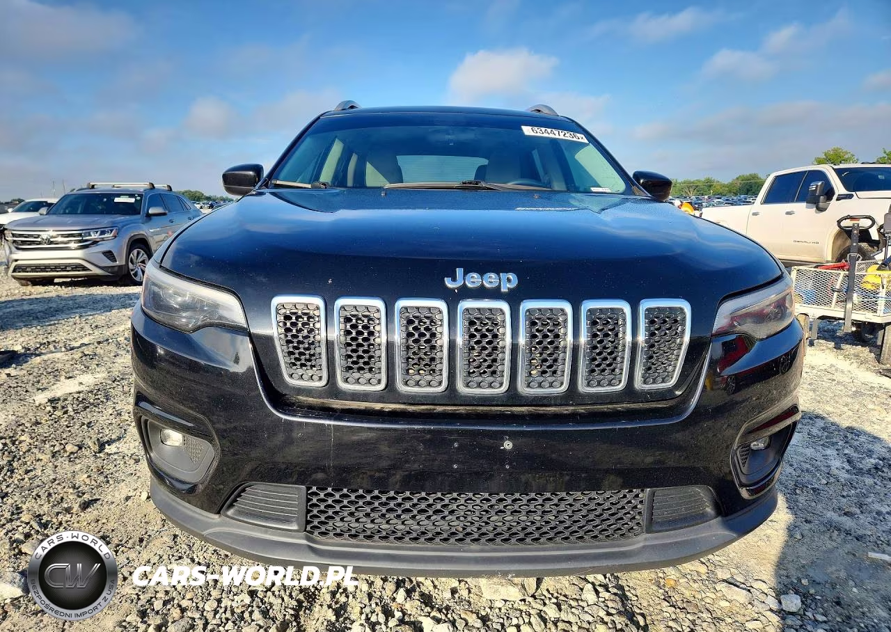 2019 Jeep Cherokee Latitude VIN:1C4PJMCB5KD244920 - 5