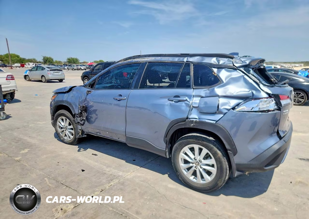 2023 Toyota Corolla Cross Le VIN:7MUCAAAG0PV051698 - 2