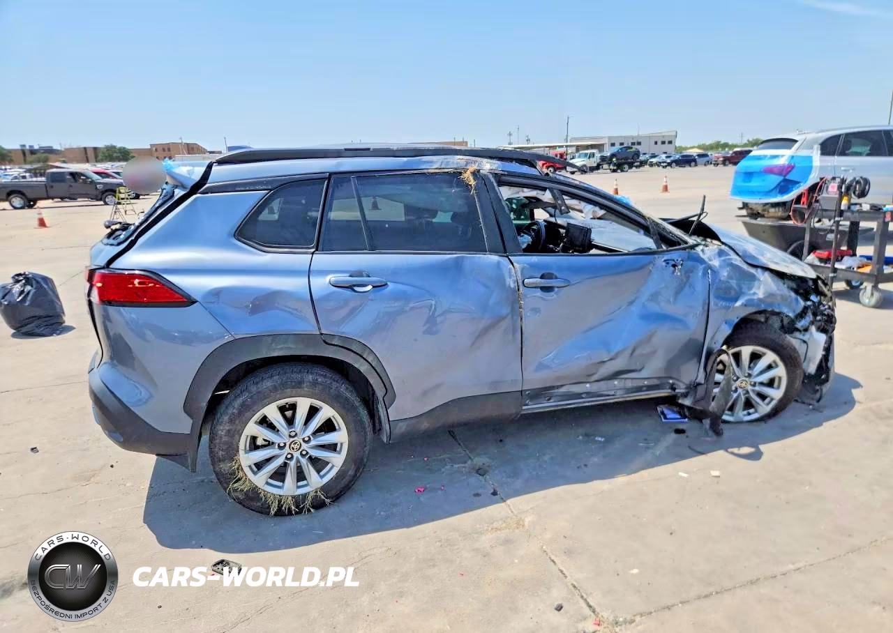 2023 Toyota Corolla Cross Le VIN:7MUCAAAG0PV051698 - 3