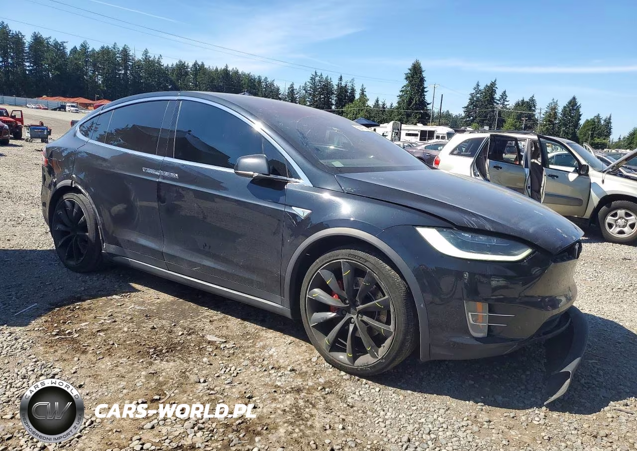 2016 Tesla Model X VIN:5YJXCBE4XGF006980 - 4