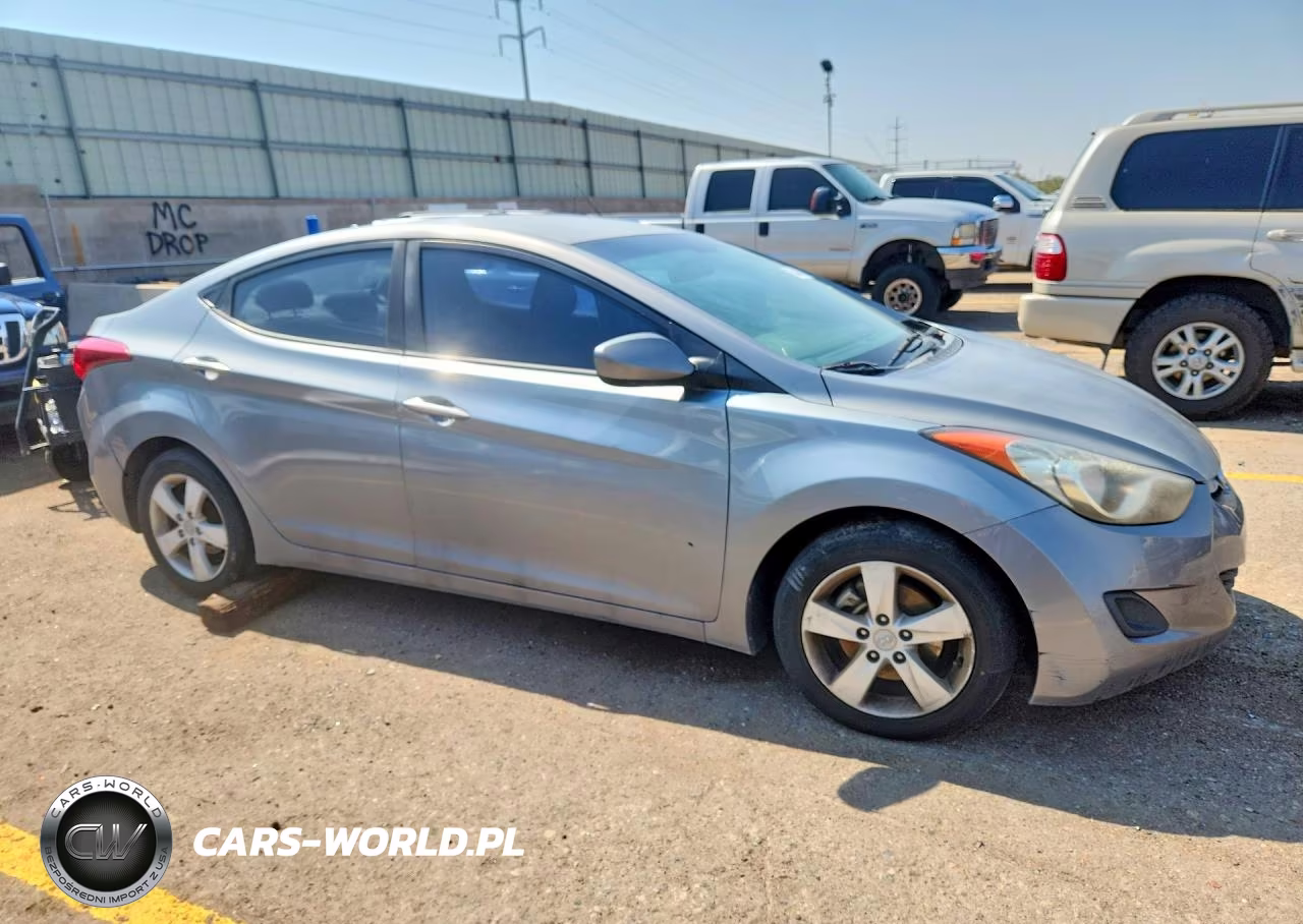 2011 Hyundai Elantra Gls VIN:KMHDH4AE4BU107796 - 4