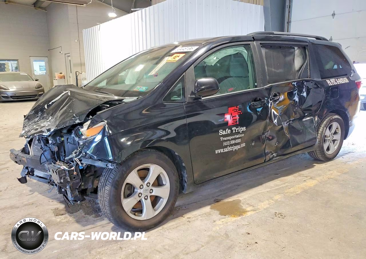 2015 Toyota Sienna Le – zdjęcie 1 z 14