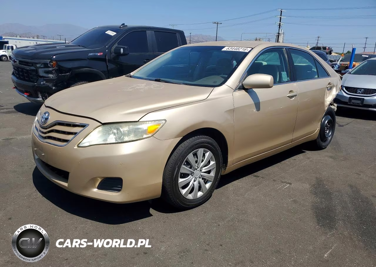2011 Toyota Camry Le – zdjęcie 1 z 12