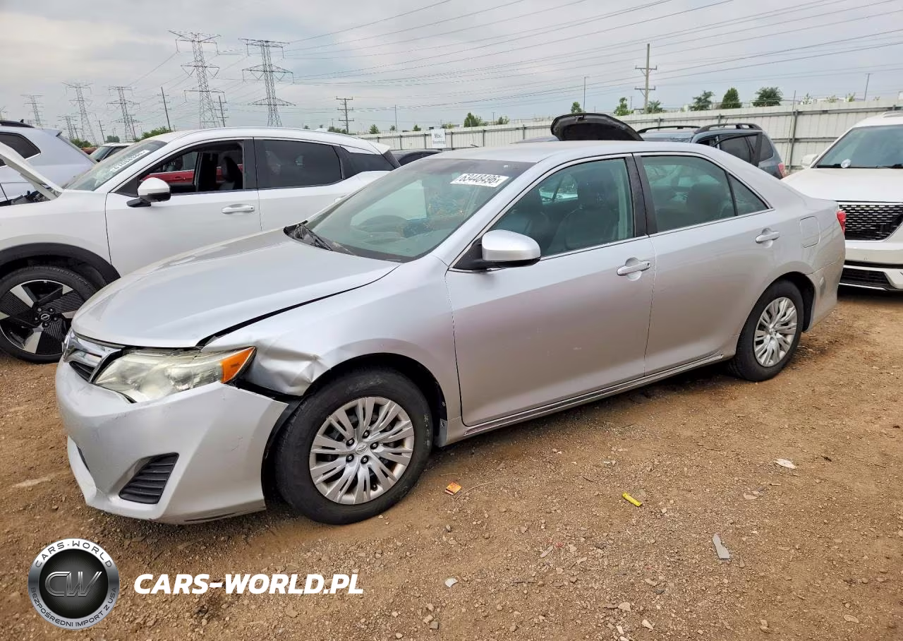 2012 Toyota Camry Le – zdjęcie 1 z 12
