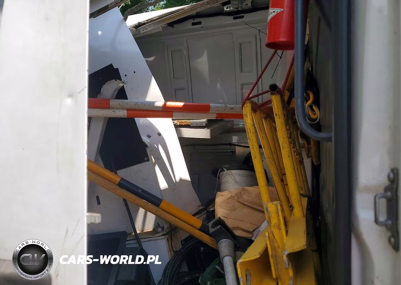 2016 Mercedes-Benz Sprinter 3500 Van With Bucket Lift VIN:WD3PF3DC8GP276943 - 11