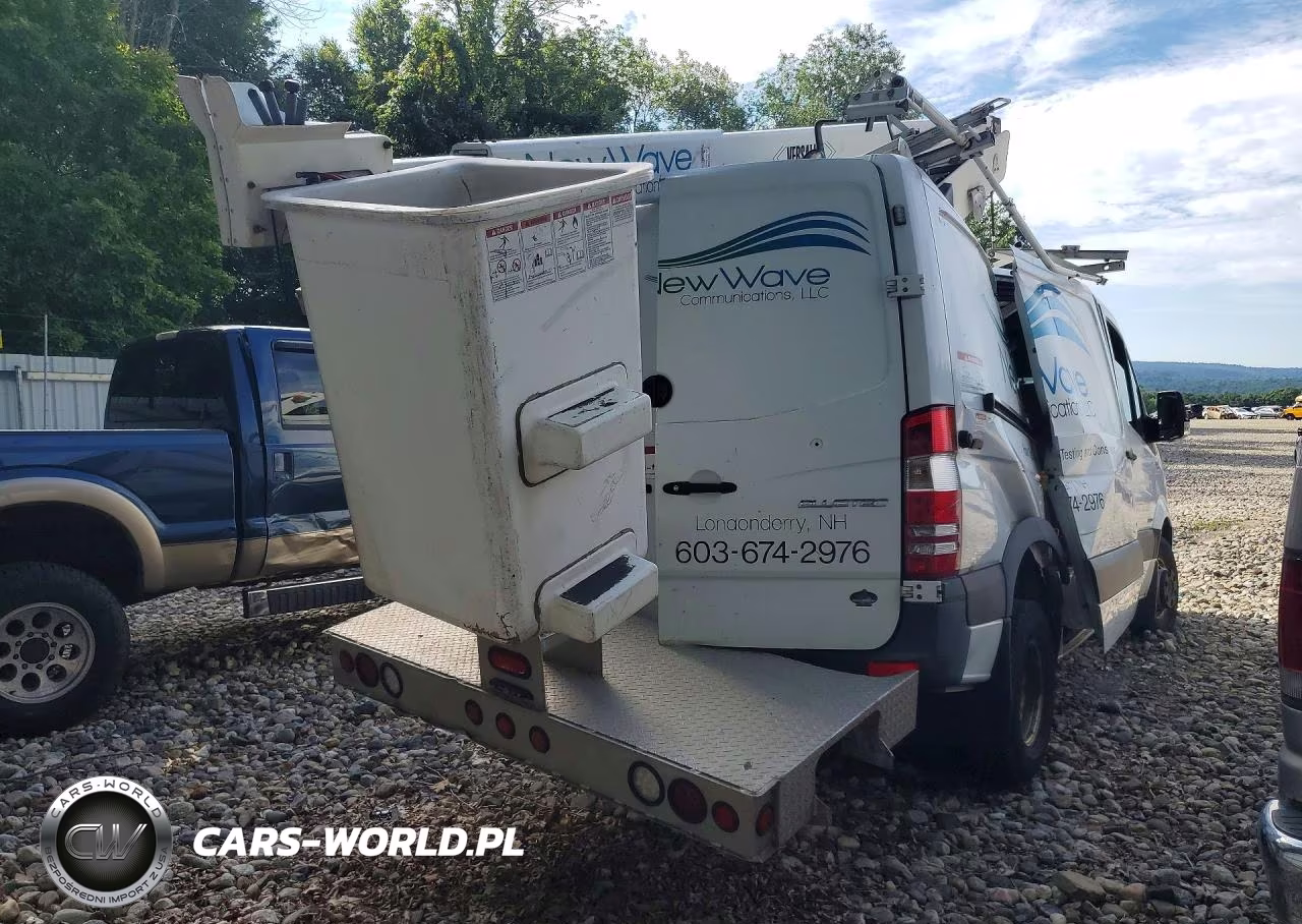 2016 Mercedes-Benz Sprinter 3500 Van With Bucket Lift VIN:WD3PF3DC8GP276943 - 3