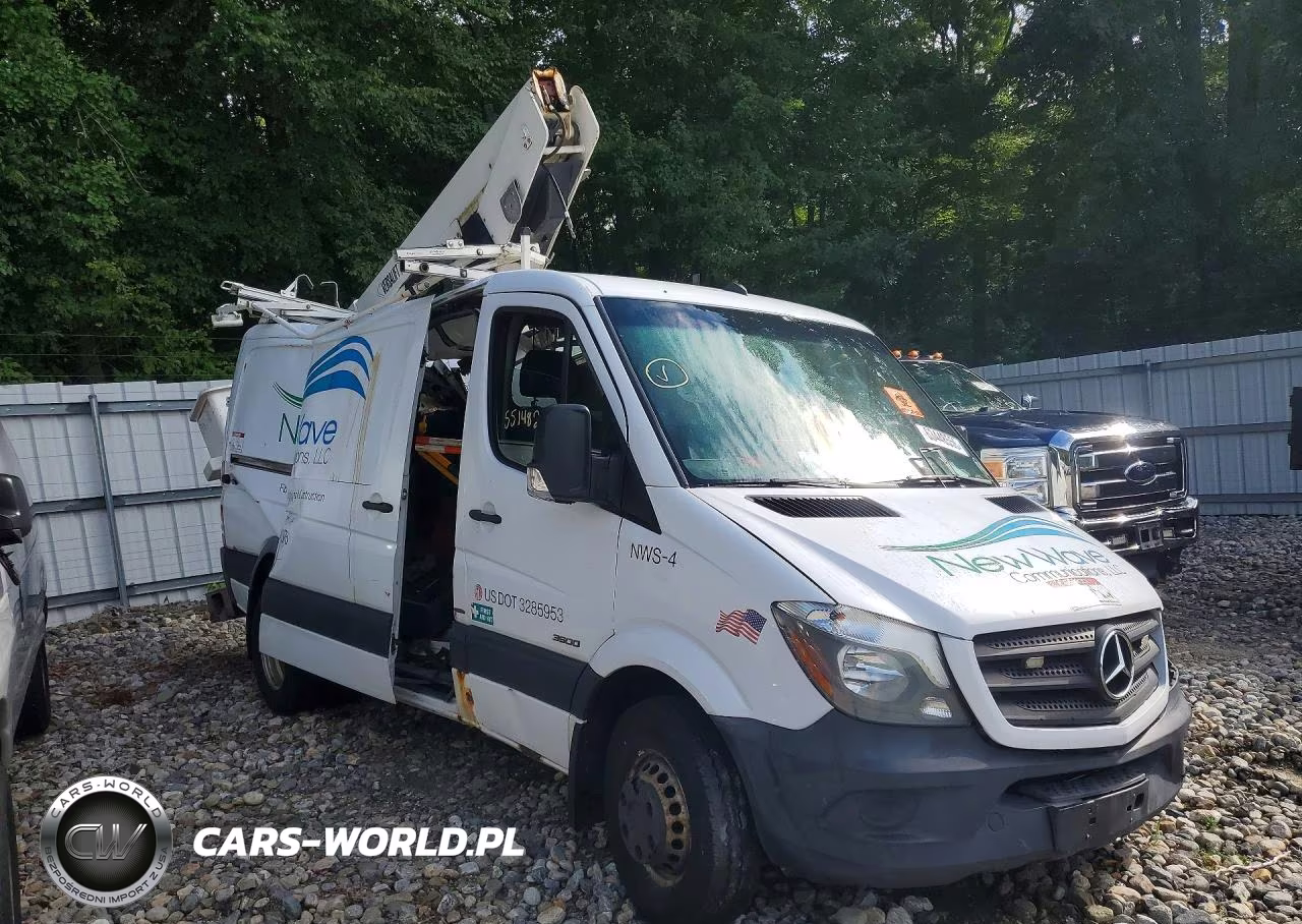 2016 Mercedes-Benz Sprinter 3500 Van With Bucket Lift VIN:WD3PF3DC8GP276943 - 4