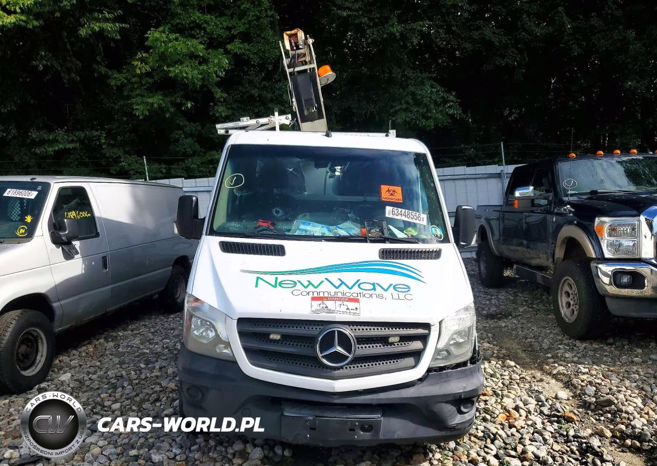 2016 Mercedes-Benz Sprinter 3500 Van With Bucket Lift VIN:WD3PF3DC8GP276943 - 5