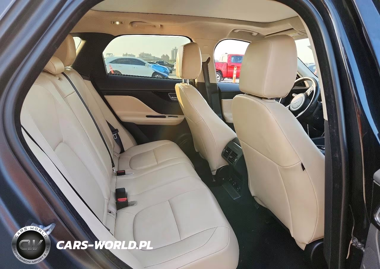 2020 Jaguar F-Pace Premium VIN:SADCJ2FXXLA630556 - 11