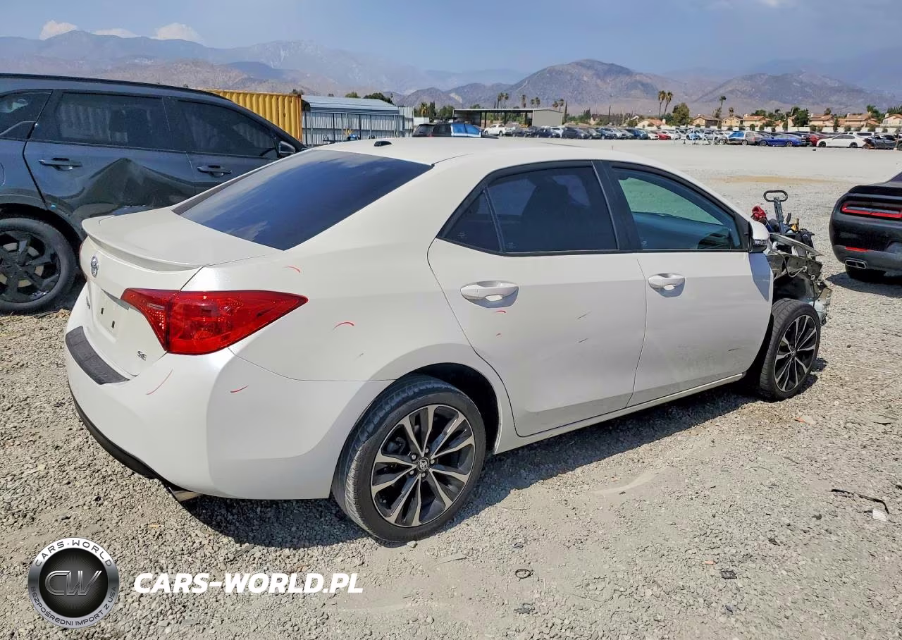 2017 Toyota Corolla Se VIN:5YFBURHE0HP613206 - 3