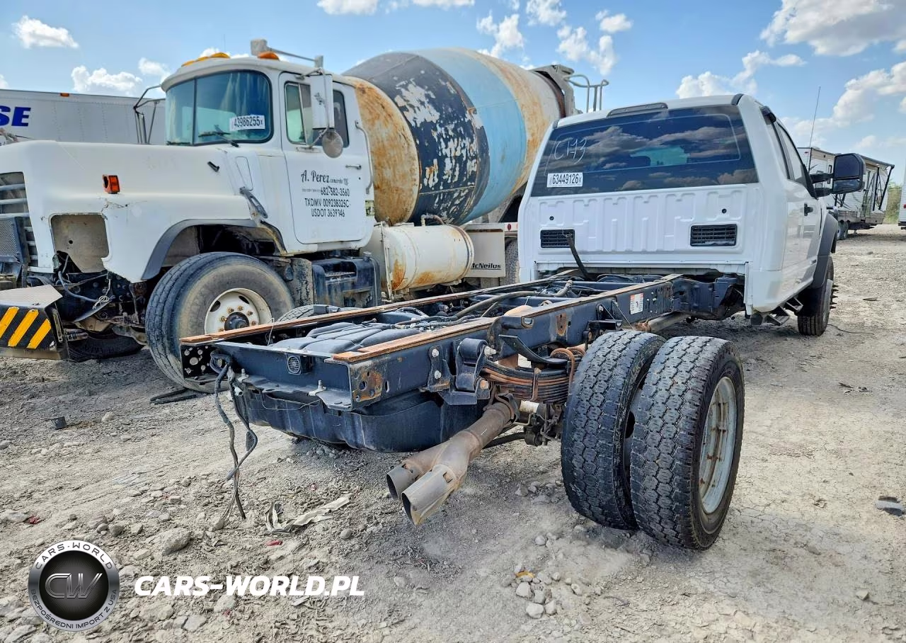 2017 Ford F550 Super Duty VIN:1FD0X5HT1HEB81370 - 3