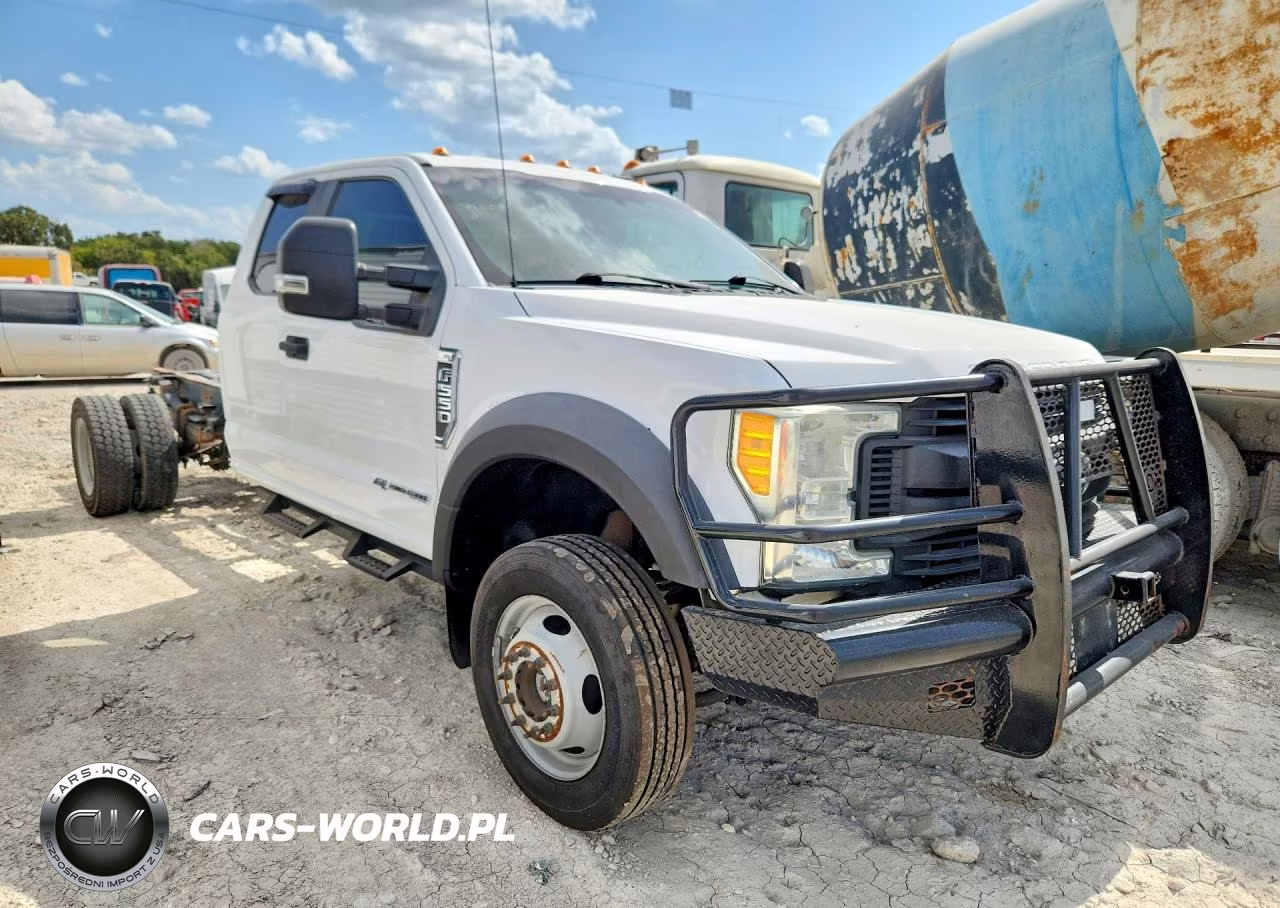 2017 Ford F550 Super Duty VIN:1FD0X5HT1HEB81370 - 4