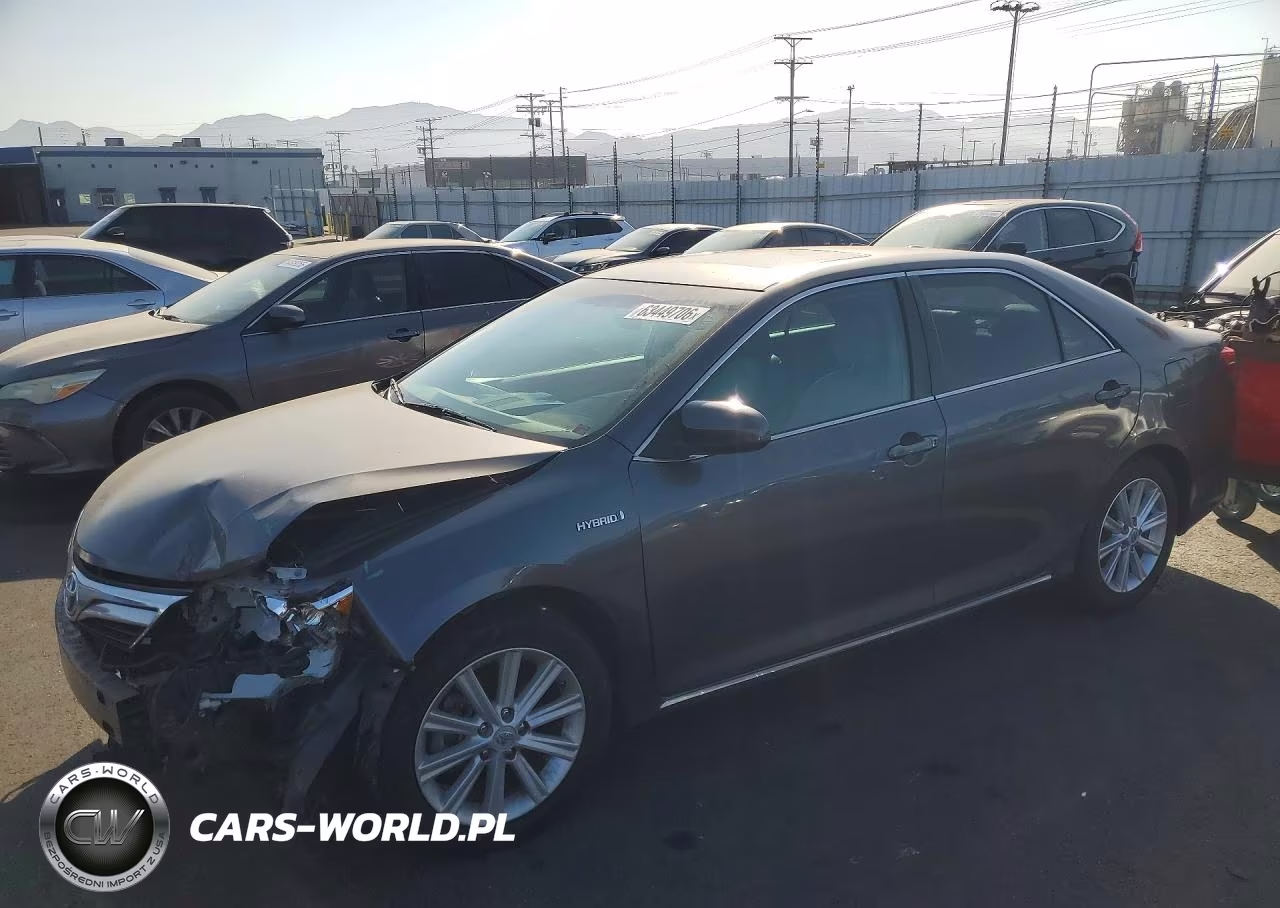 2013 Toyota Camry Hybrid Xle – zdjęcie 1 z 12