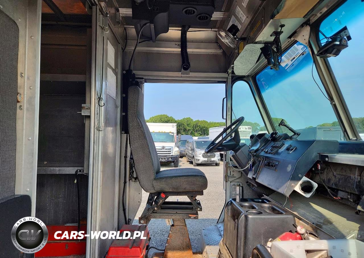 2020 Freightliner Mt45G Chassis Delivery Truck VIN:4UZAC2EA7LCMK0331 - 11