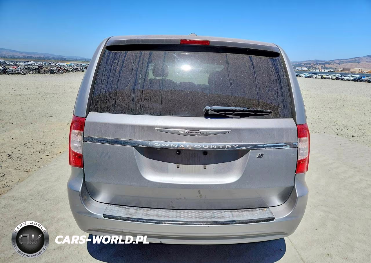 2015 Chrysler Town & Country S VIN:2C4RC1HG9FR699942 - 6