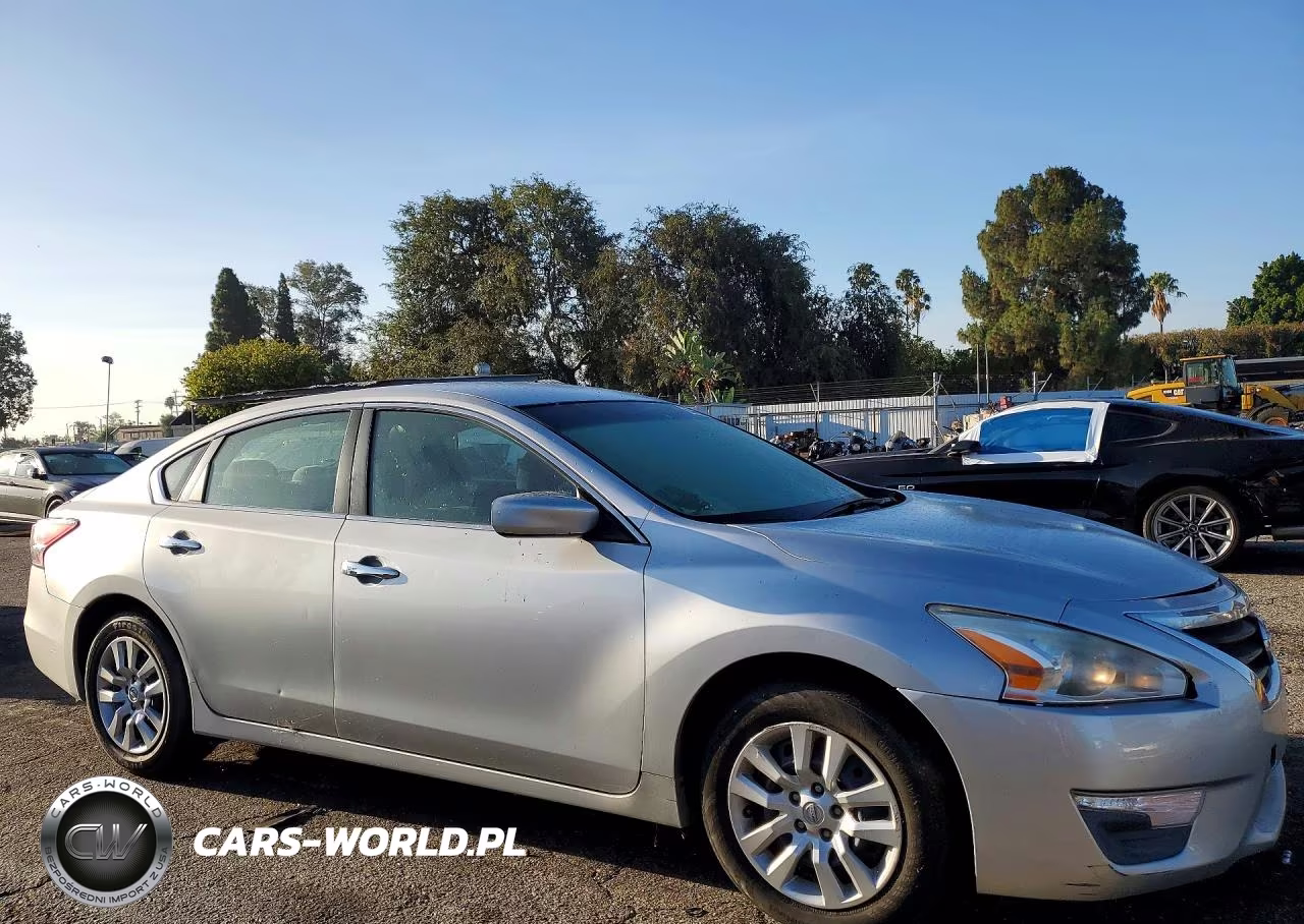 2013 Nissan Altima 2.5 VIN:1N4AL3AP7DC104701 - 4