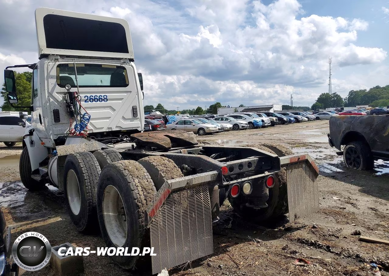 2015 International 8600 Semi Truck VIN:3HSHXSNR2FN569781 - 2