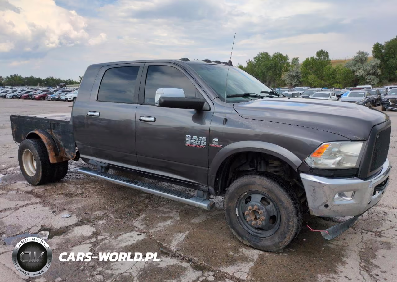 2017 Ram 3500 Laramie Mega Ca VIN:3C63RRML7HG566988 - 4