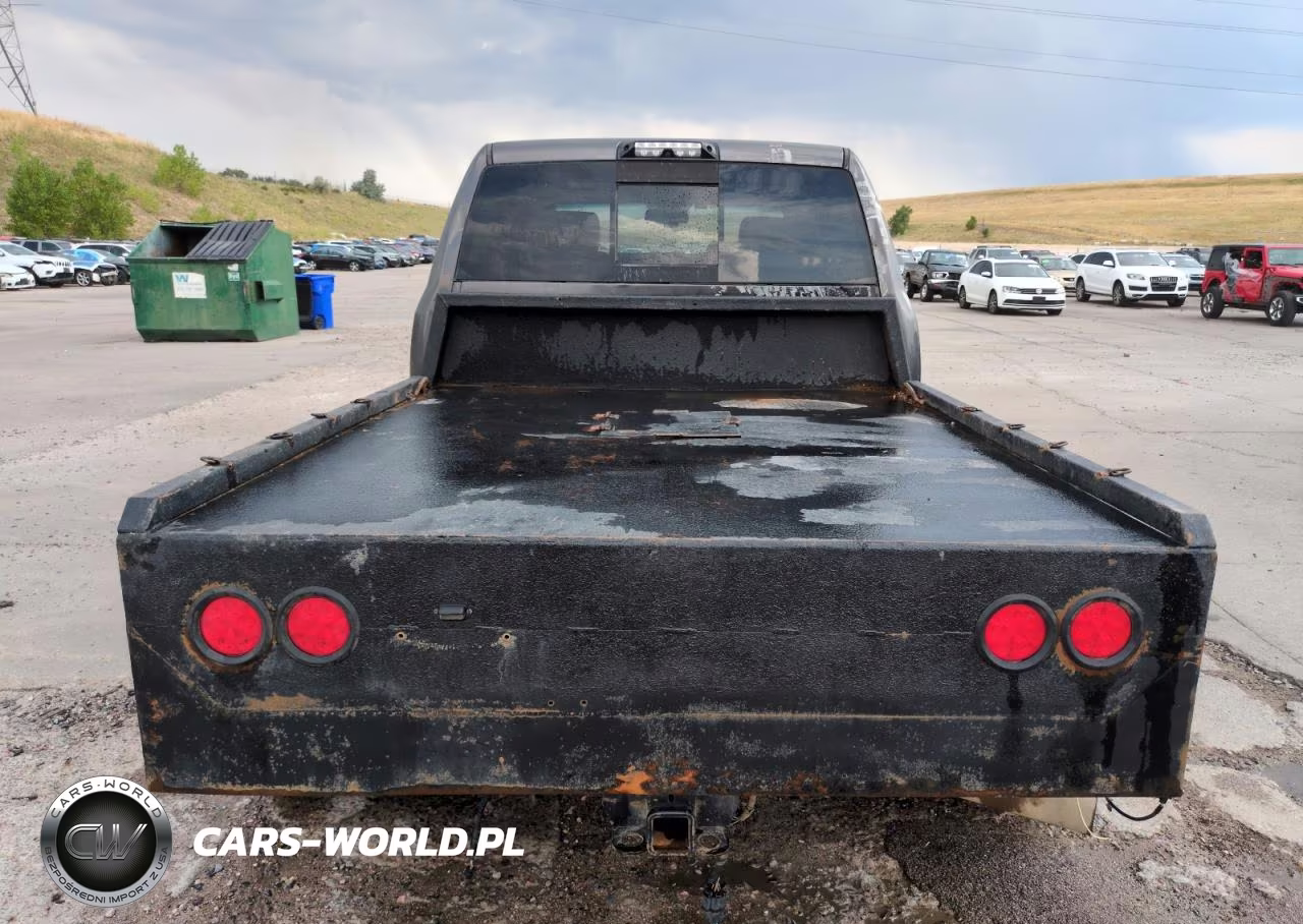 2017 Ram 3500 Laramie Mega Ca VIN:3C63RRML7HG566988 - 6