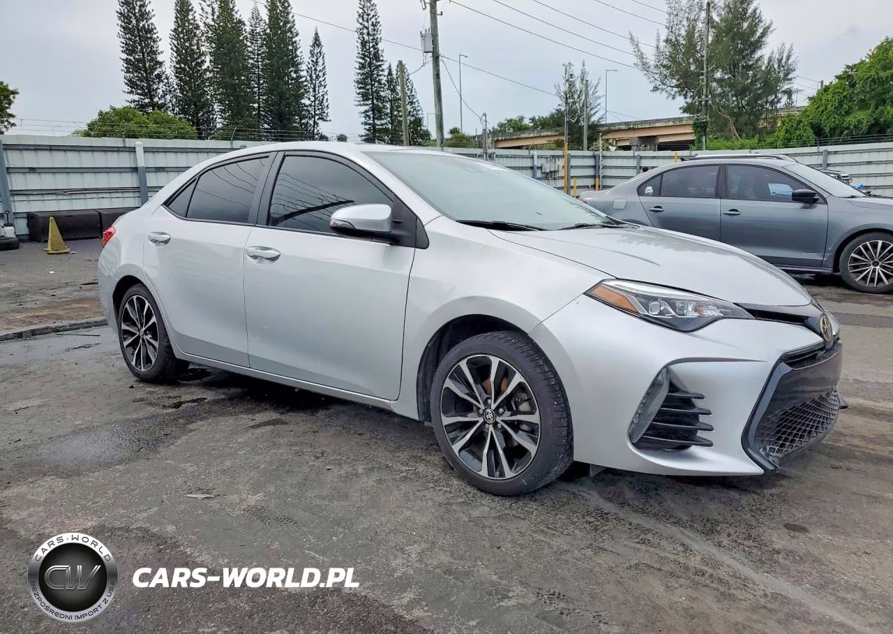 2017 Toyota Corolla Se VIN:5YFBURHE3HP655577 - 4