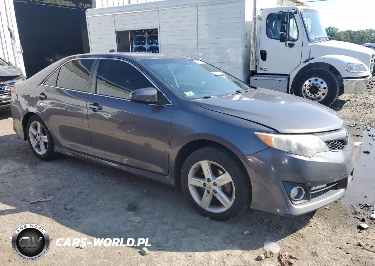 2014 Toyota Camry L VIN:4T1BF1FK2EU463579 - 4
