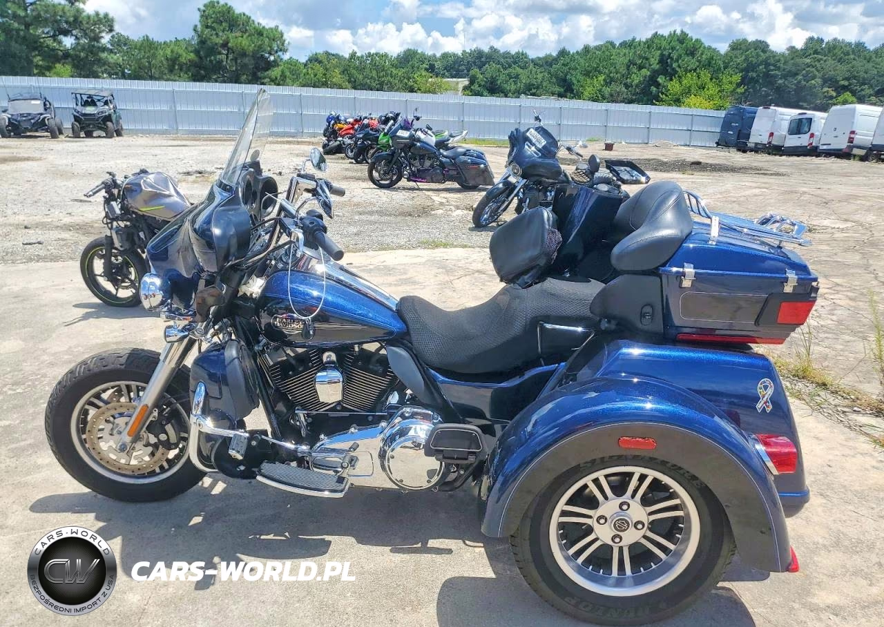2013 Harley-Davidson Flhtcutg Tri Glide Ultra Classic VIN:1HD1MAM10DB855078 - 3
