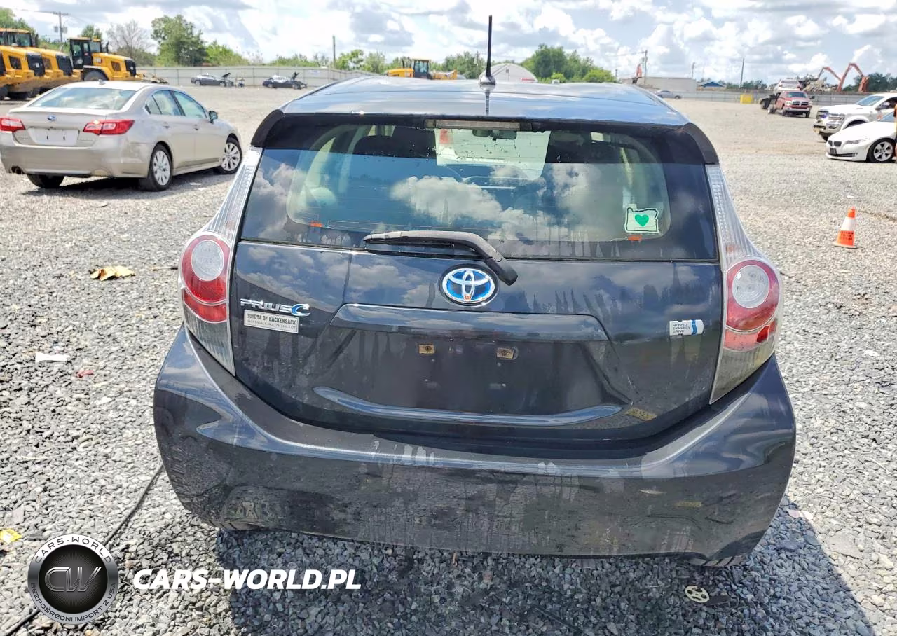 2014 Toyota Prius C One VIN:JTDKDTB37E1068951 - 6