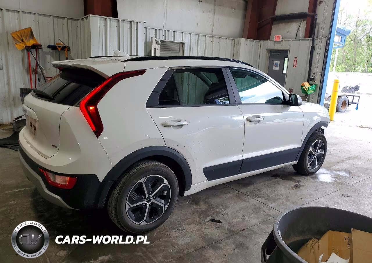 2024 Kia Niro Lx VIN:KNDCP3LE0R5183868 - 3
