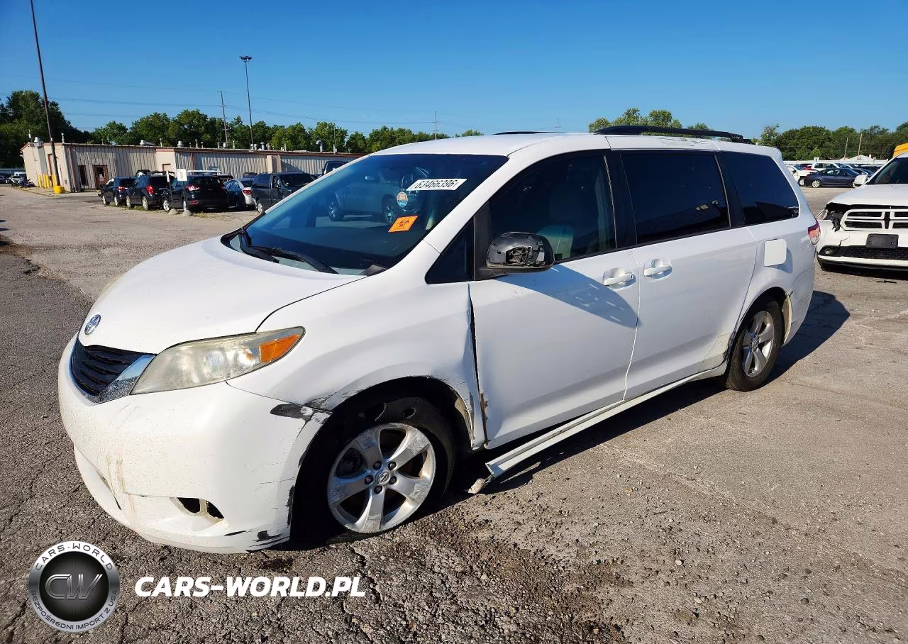 2013 Toyota Sienna Le