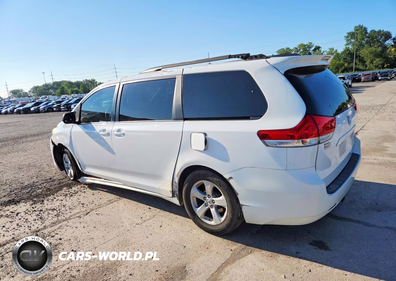 2013 Toyota Sienna Le VIN:5TDKK3DC6DS399640 - 2