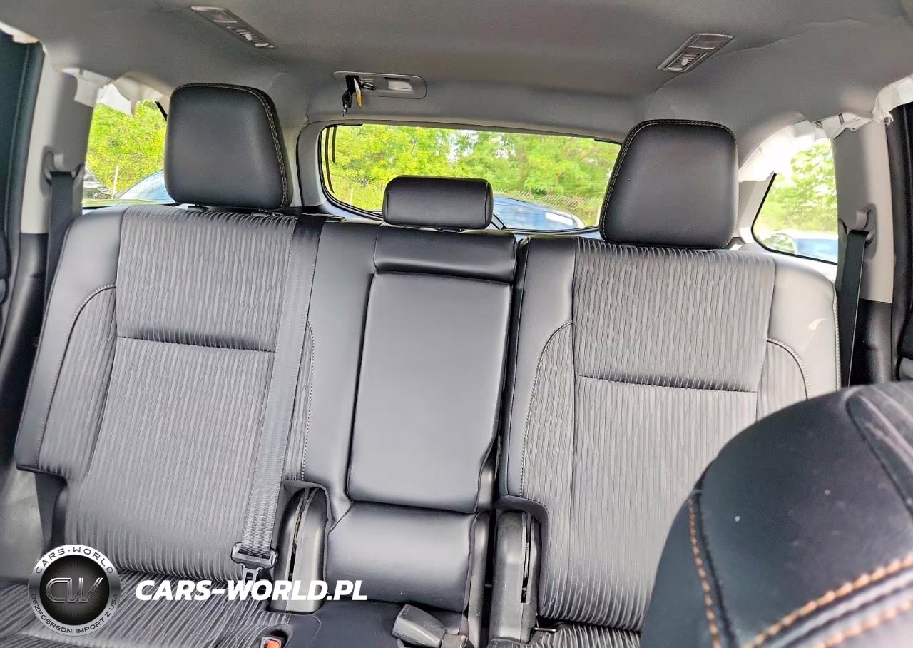 2019 Toyota Highlander Le Plus VIN:5TDBZRFH3KS729898 - 10