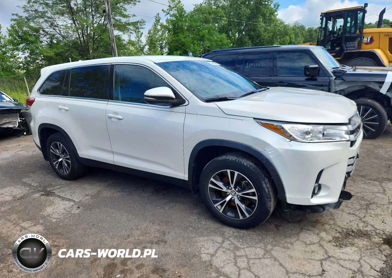 2019 Toyota Highlander Le Plus VIN:5TDBZRFH3KS729898 - 4