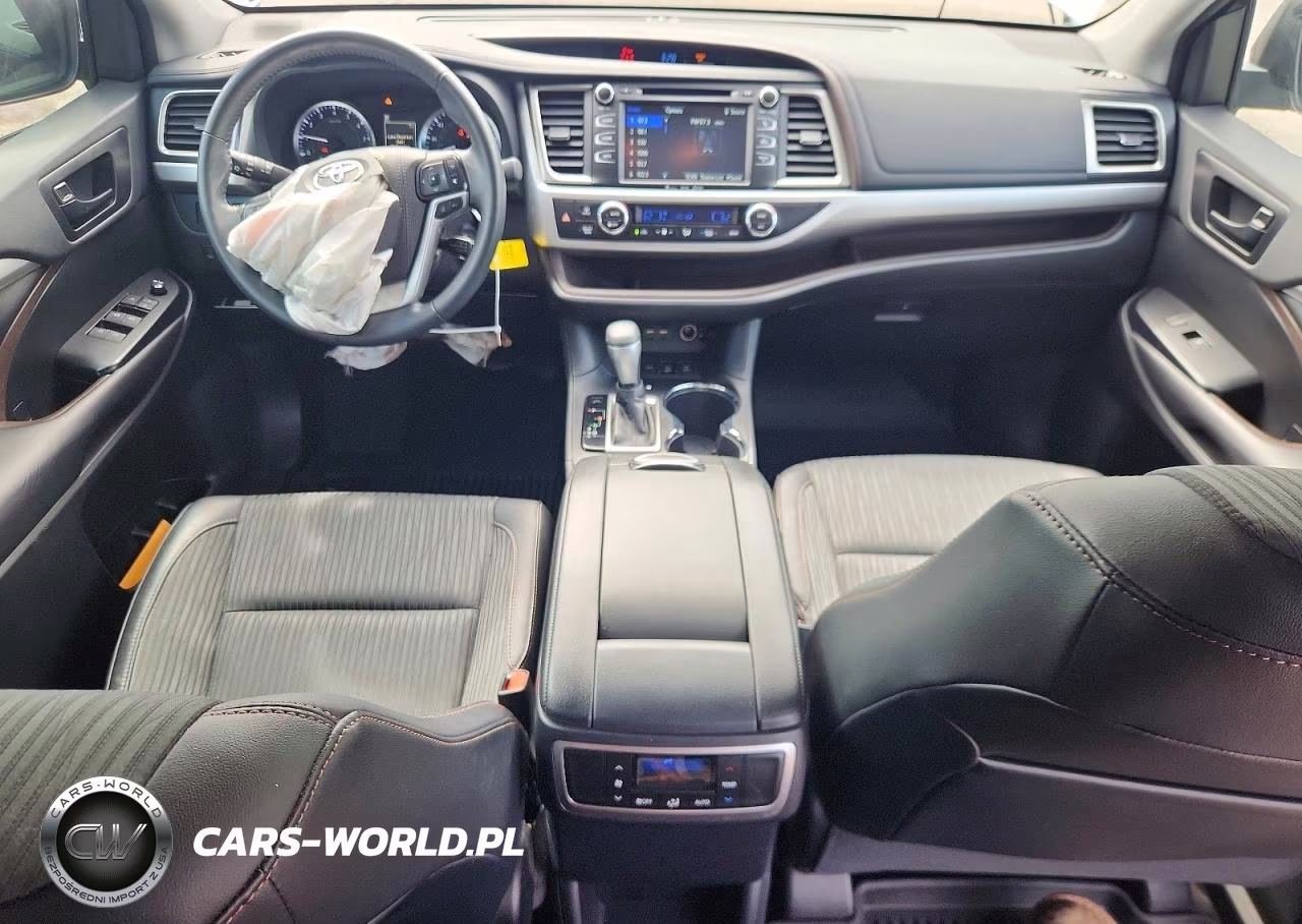 2019 Toyota Highlander Le Plus VIN:5TDBZRFH3KS729898 - 8