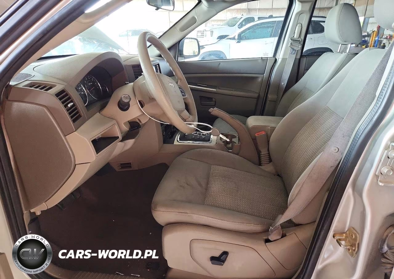 2007 Jeep Grand Cherokee Laredo VIN:1J8GS48K77C560802 - 7