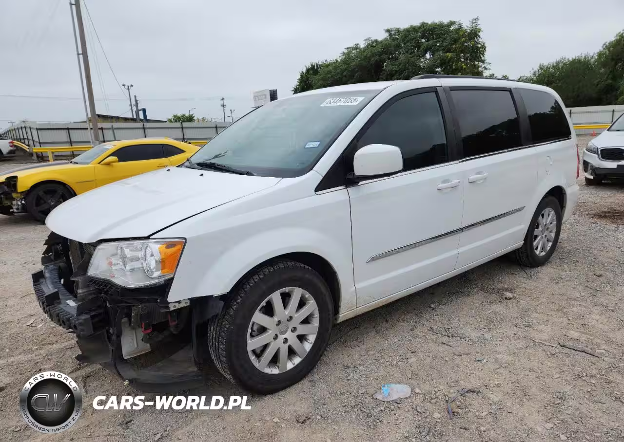 2016 Chrysler Town & Country Touring