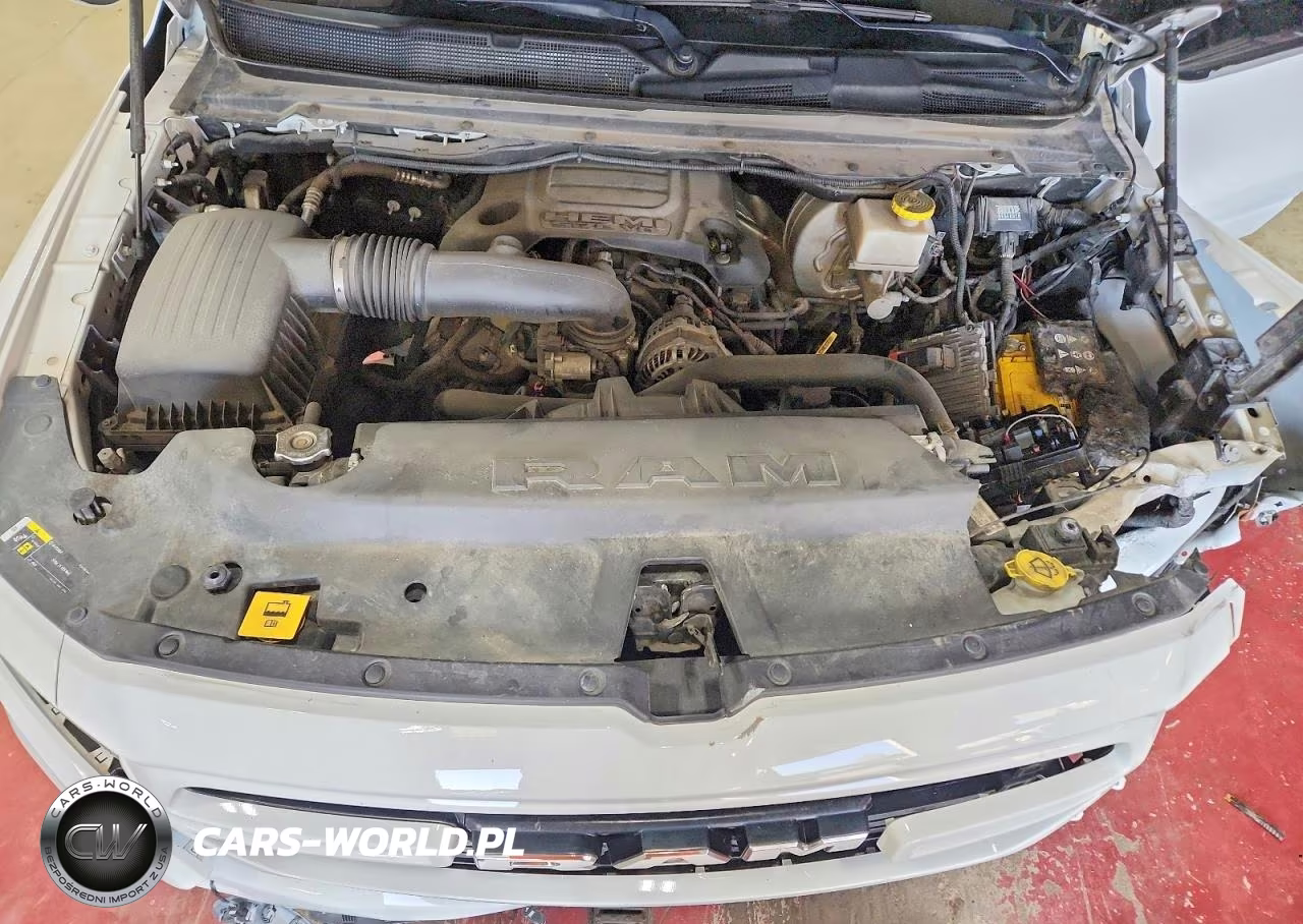 2020 Ram 1500 Laramie VIN:1C6SRFJT9LN189465 - 11